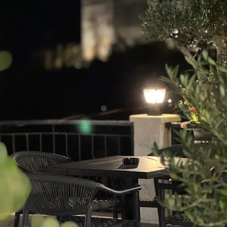 Castle Hotel