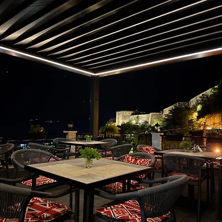Castle Hotel 3*