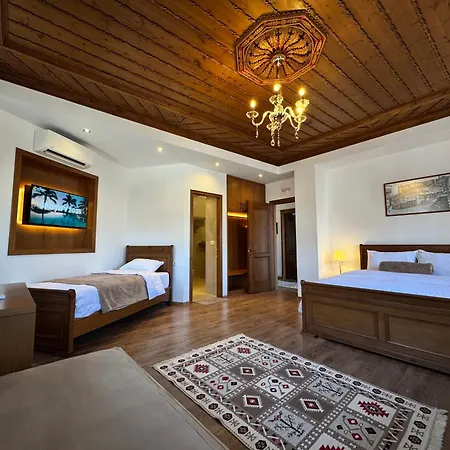 Castle Hotel