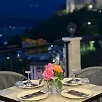 Castle 3*