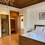 Castle 3* Gjirokastër