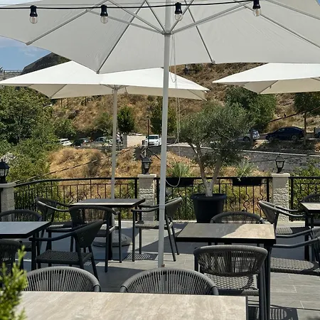 Castle 3* ジロカストラ