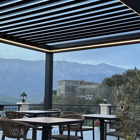 Castle 3* Gjirokastër