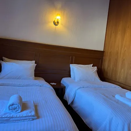 Castle ホテル ジロカストラ