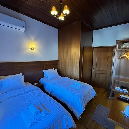 Castle 3* Gjirokastër