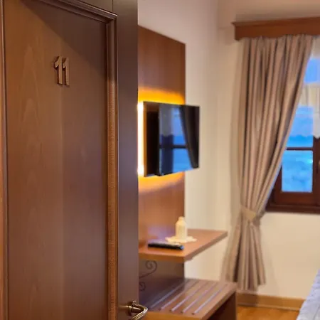 Castle 3* ジロカストラ