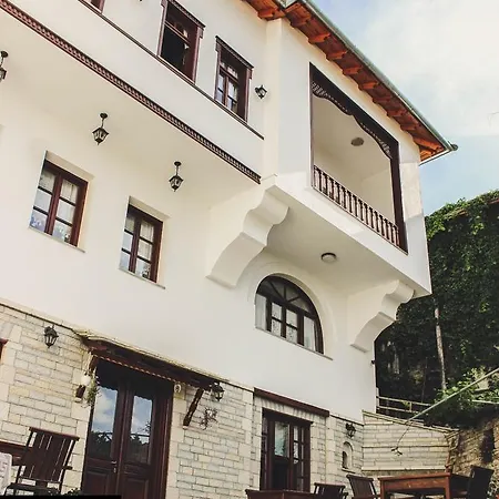 Castle ホテル ジロカストラ