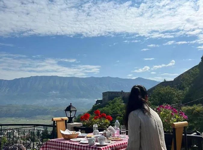 Otel Castle Gjirokastër