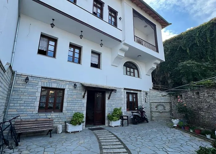 Otel Castle Gjirokastër