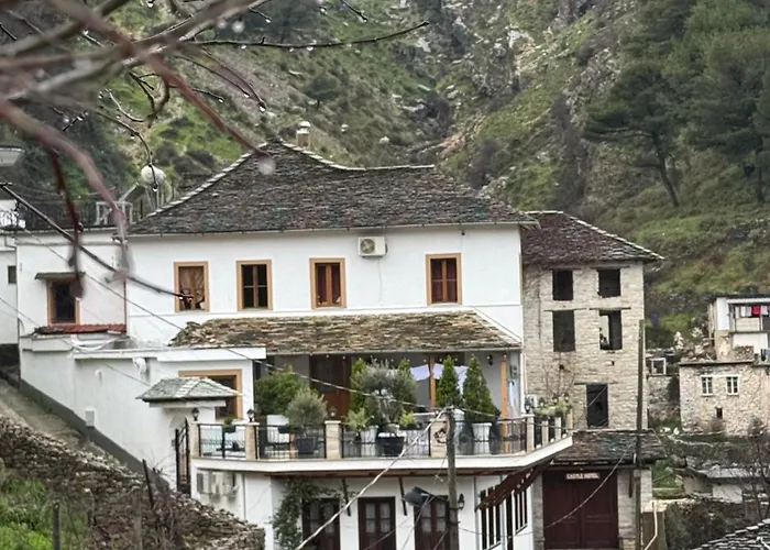 Castle فندق